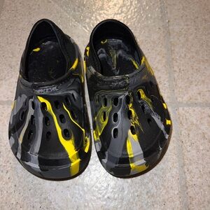 Sketchers Foam Shoes